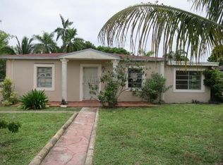 90 Bahman Ave, Opa Locka, FL 33054