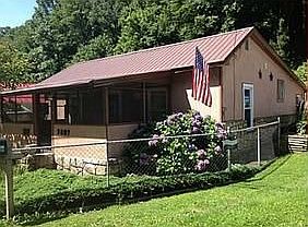 1st image of 3807 Clover Dr