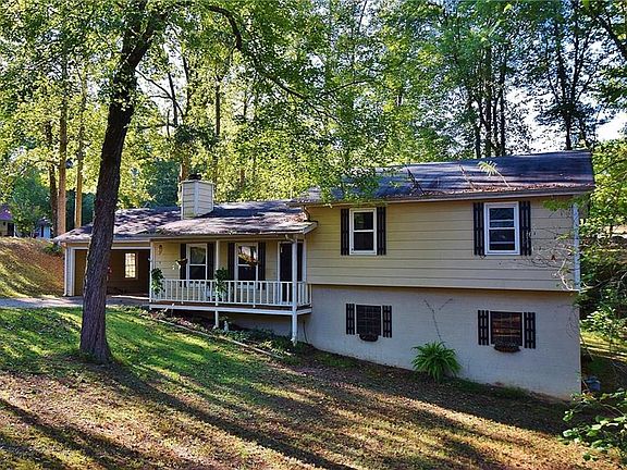 2nd image of 1203 Baywood Dr