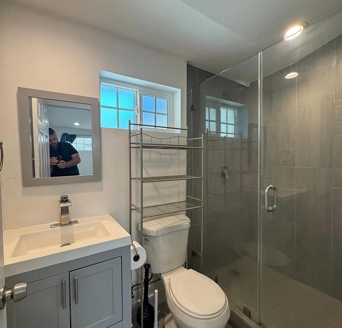 Studio, 400 sqft, $2,200 — Photo 3