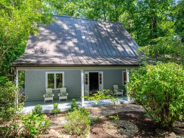 408 Rookwood Dr, Charlottesville, VA 22903