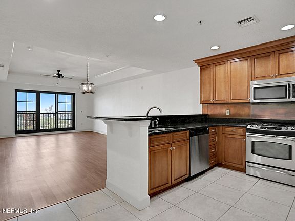 3rd image of 1478 RIVERPLACE Boulevard #1003
