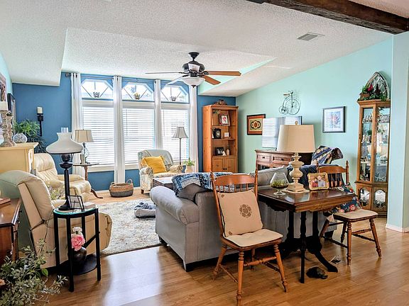 5th image of 108 Tiger Lilly Dr