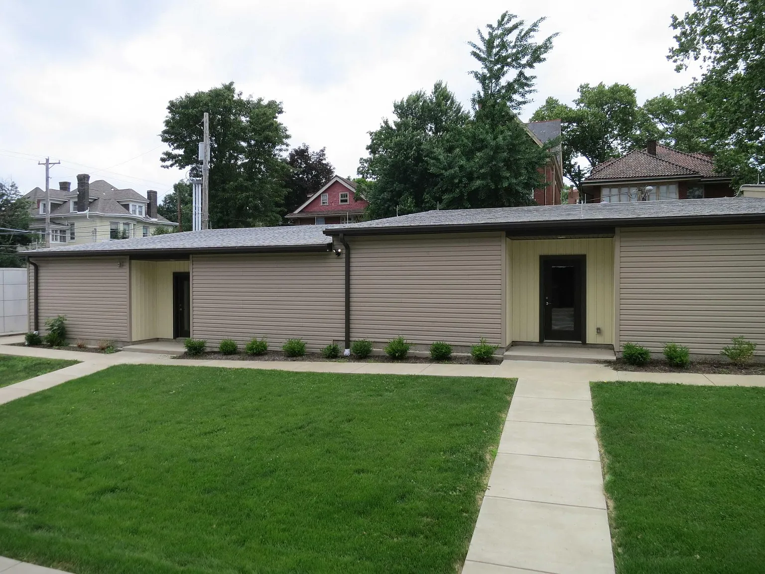 2 bed, 1.5 bath, 1200 sqft, $1,995 — Photo 2