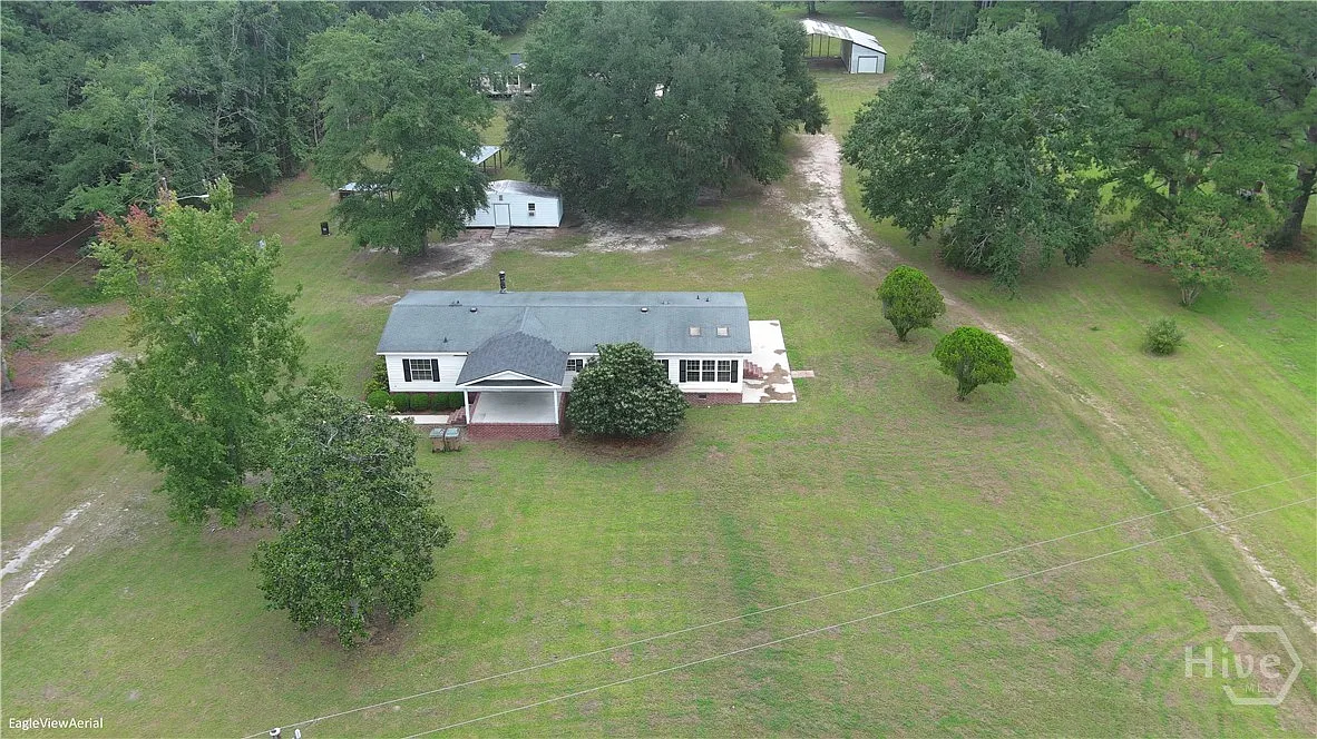 3 bed, 2.0 bath, 1904 sqft, $4,000 — Photo 1
