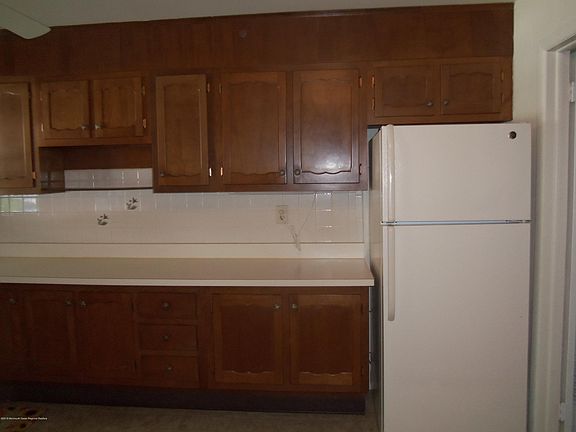 3rd image of 254B Jefferson Ct #100B