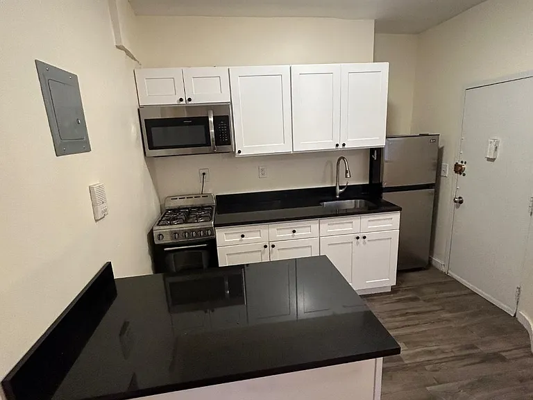75 Lexington Ave #3R — Photo 9
