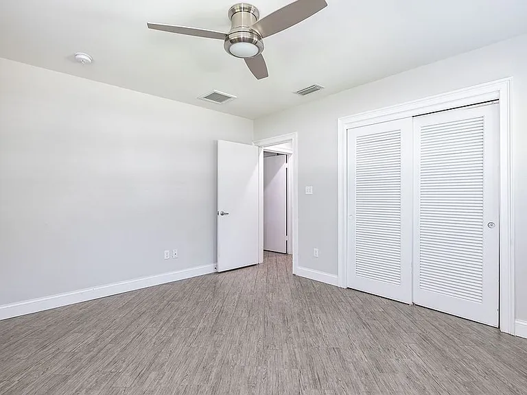 4200 W Beachway Dr — Photo 16