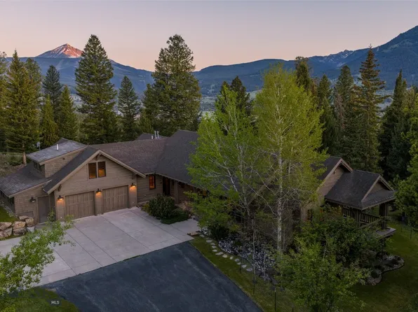 1055 Skywood Rd, Big Sky, MT 59716