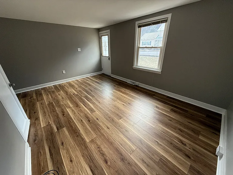 210 Hill St — Photo 5