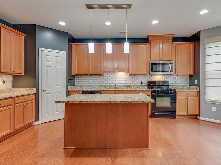 44241 Beaver Creek Dr — Photo 11
