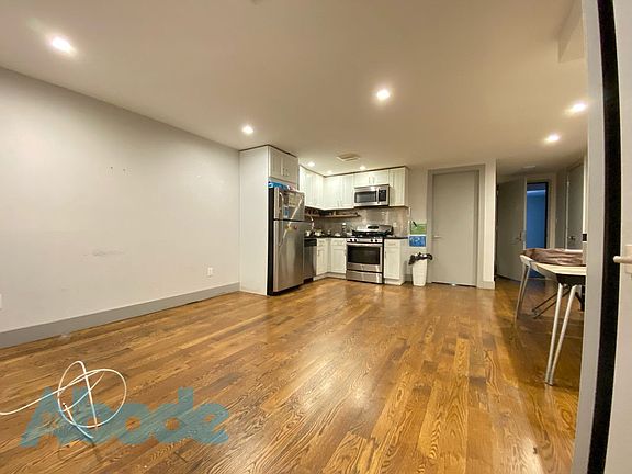 3rd image of 1258 Jefferson Ave #1B