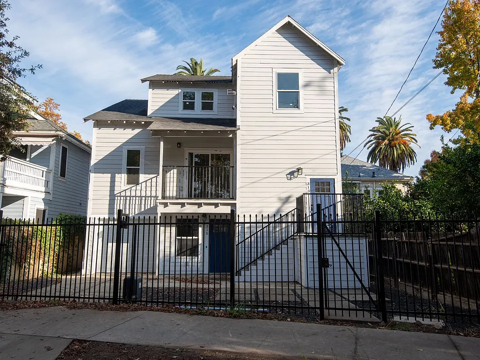 313-315 W St