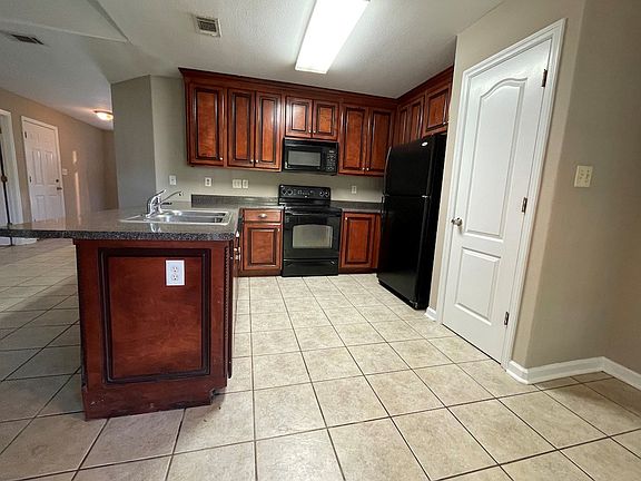 5th image of 1843 Chestnut Dr