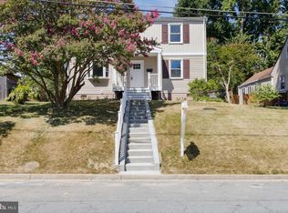 6712 Barrett Rd, Falls Church, VA 22042