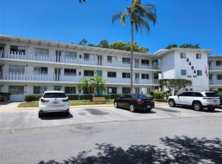 8454 111th St APT 104, Seminole, FL 33772