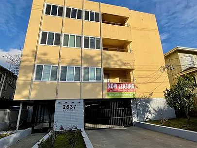 Building Photo 5