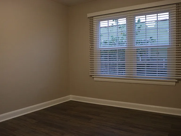 6311 Heliotrope Ave — Photo 10