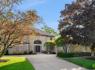 15 E Saint Andrews Ln, Deerfield, IL 60015