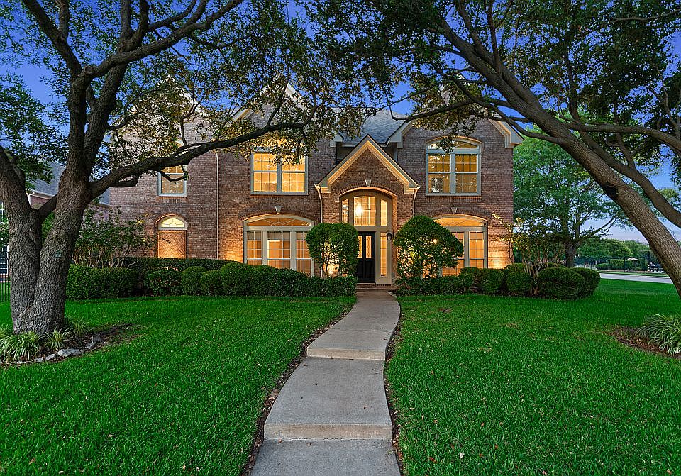 1st image of 301 Lovegrass Ln