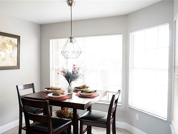 4th image of 1434 Silverthorn Dr