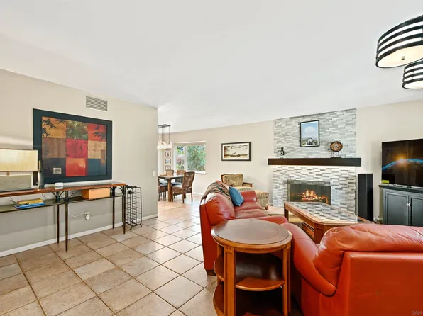 462 Dewane Dr, El Cajon, CA 92020