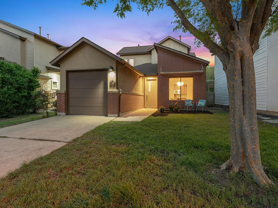 2911 Corbin Ln
