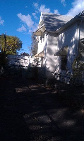 2nd image of 815 E 5th St