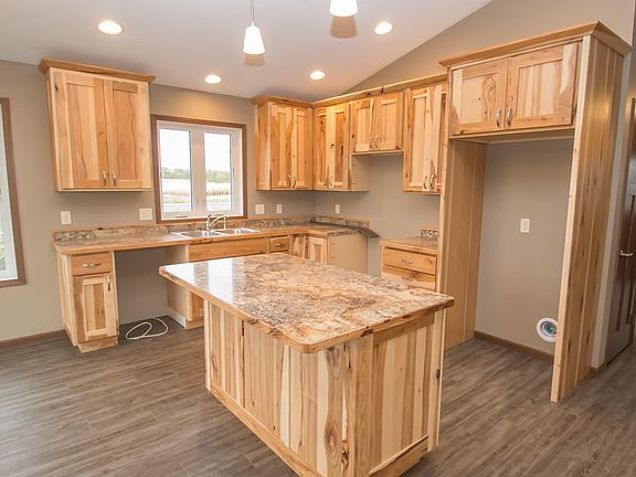 4th image of 8315 Talon Cir NW