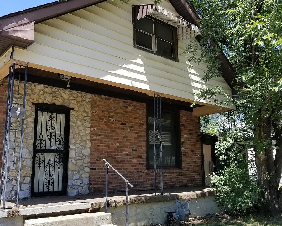 1st image of 1600 E Illinois St
