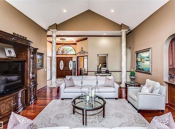 4th image of 54742 Glen Oaks Dr