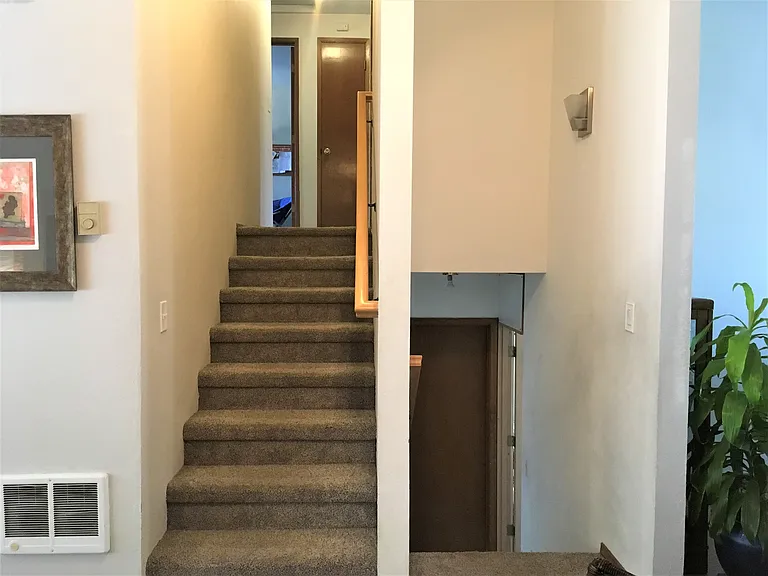 1614 NE Cackler Ln — Photo 9