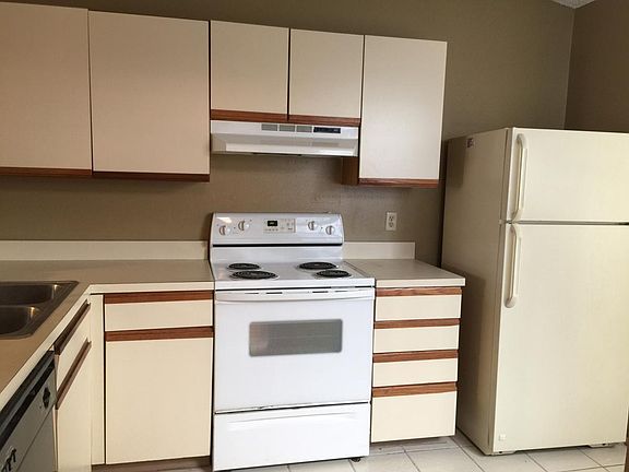 5th image of 3163 Cloverplace Dr
