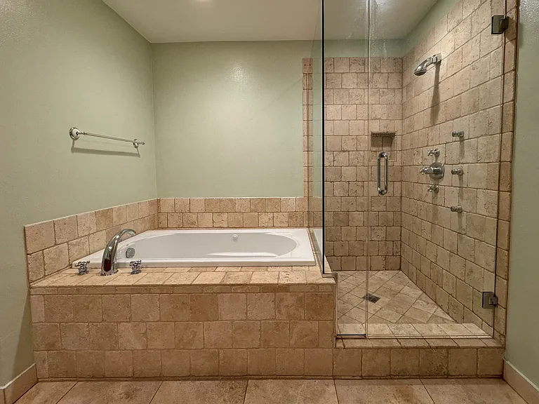 S Bentley Ave — Photo 4