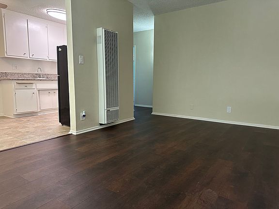 5th image of 14430 Magnolia Blvd APT 2