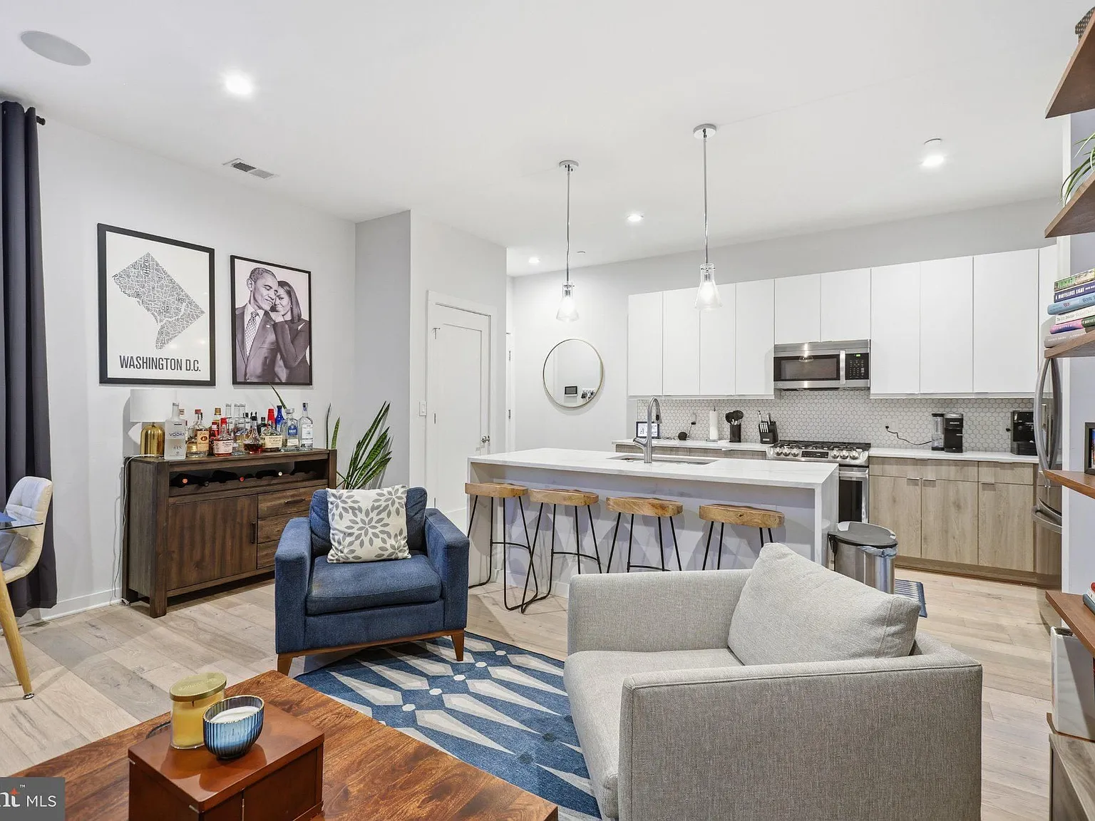 2 bed, 2.0 bath, 843 sqft, $3,150 — Photo 4