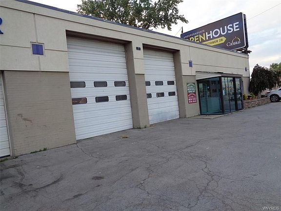 3rd image of 874 Niagara Falls Blvd