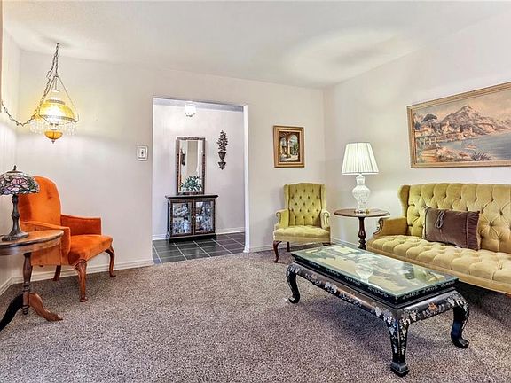 4th image of 231 Vermillion Dr