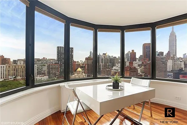 Rented by R New York | media 19