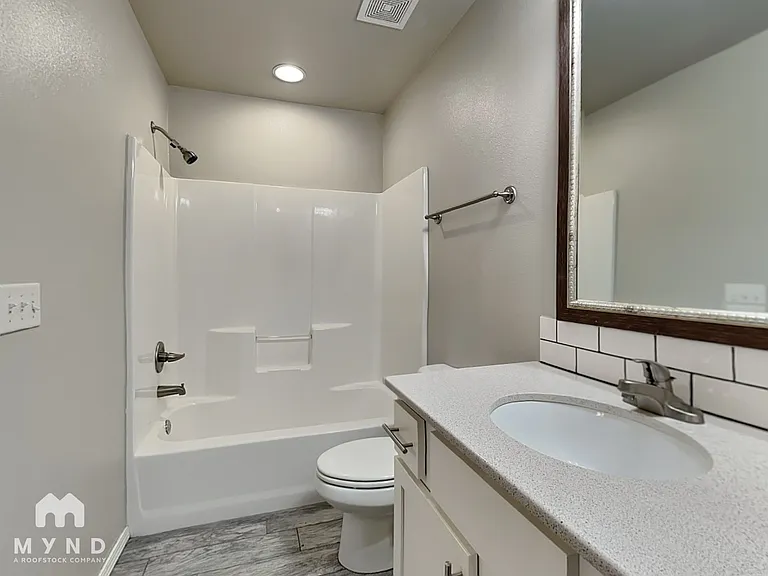 138 E Sycamore St #138 — Photo 18