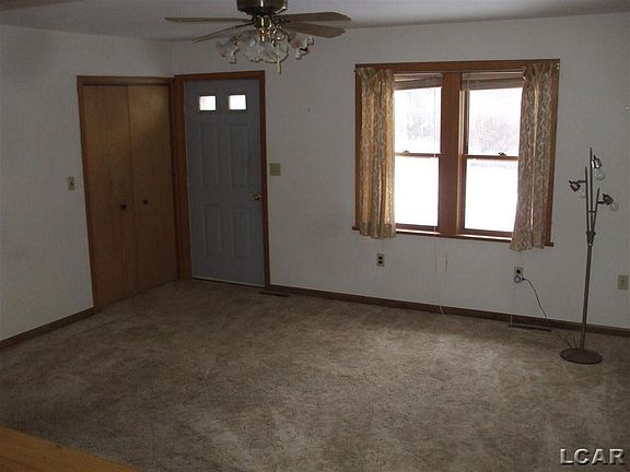 2nd image of 656 W River St