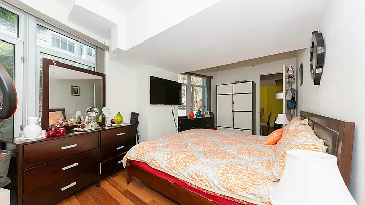 Rented by Nooklyn NYC LLC | media 45