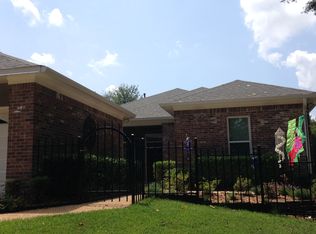 122 Courtyards Dr, Pearl, MS 39208