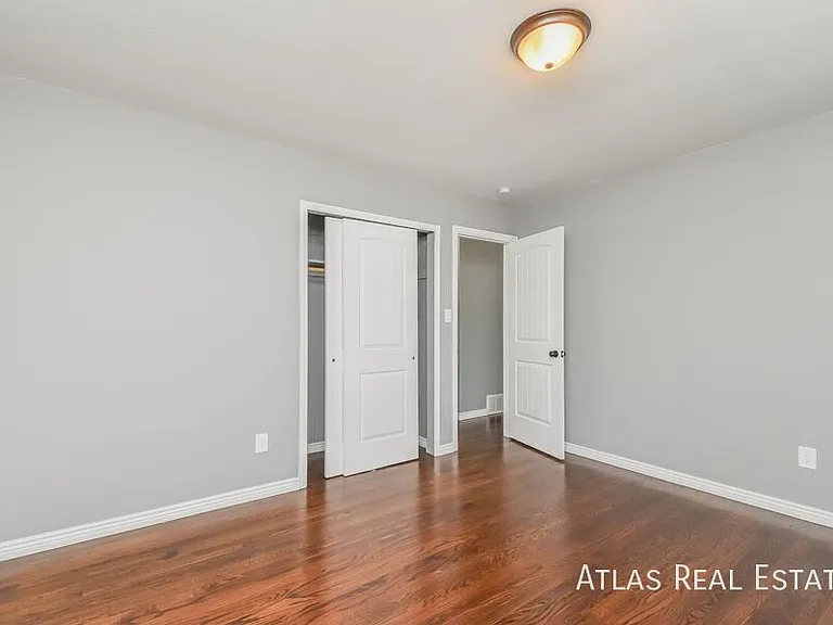 524 Rowe Ln — Photo 8