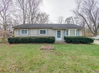 707 W Commerce Rd, Commerce Township, MI 48382