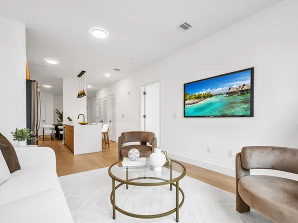 649 38th Street image 13 of 28