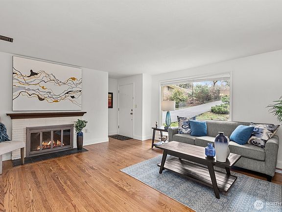 4th image of 6120 Elaine Court