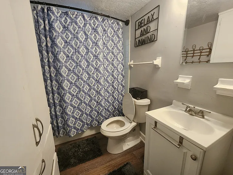 917 Oakview Ave #D — Photo 11