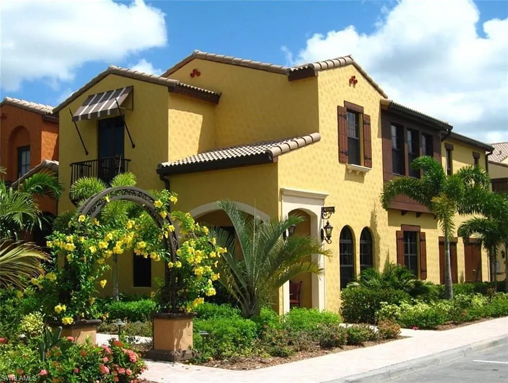 3 bed, 2.5 bath, 2084 sqft, $8,500 — Photo 2