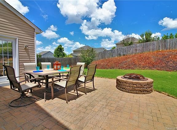 3rd image of 10463 Tintinhull Dr